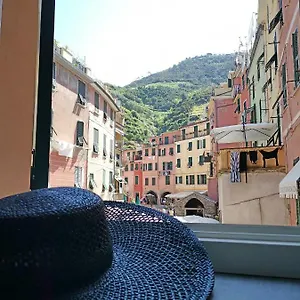 Luxury Apartment Vernazza
